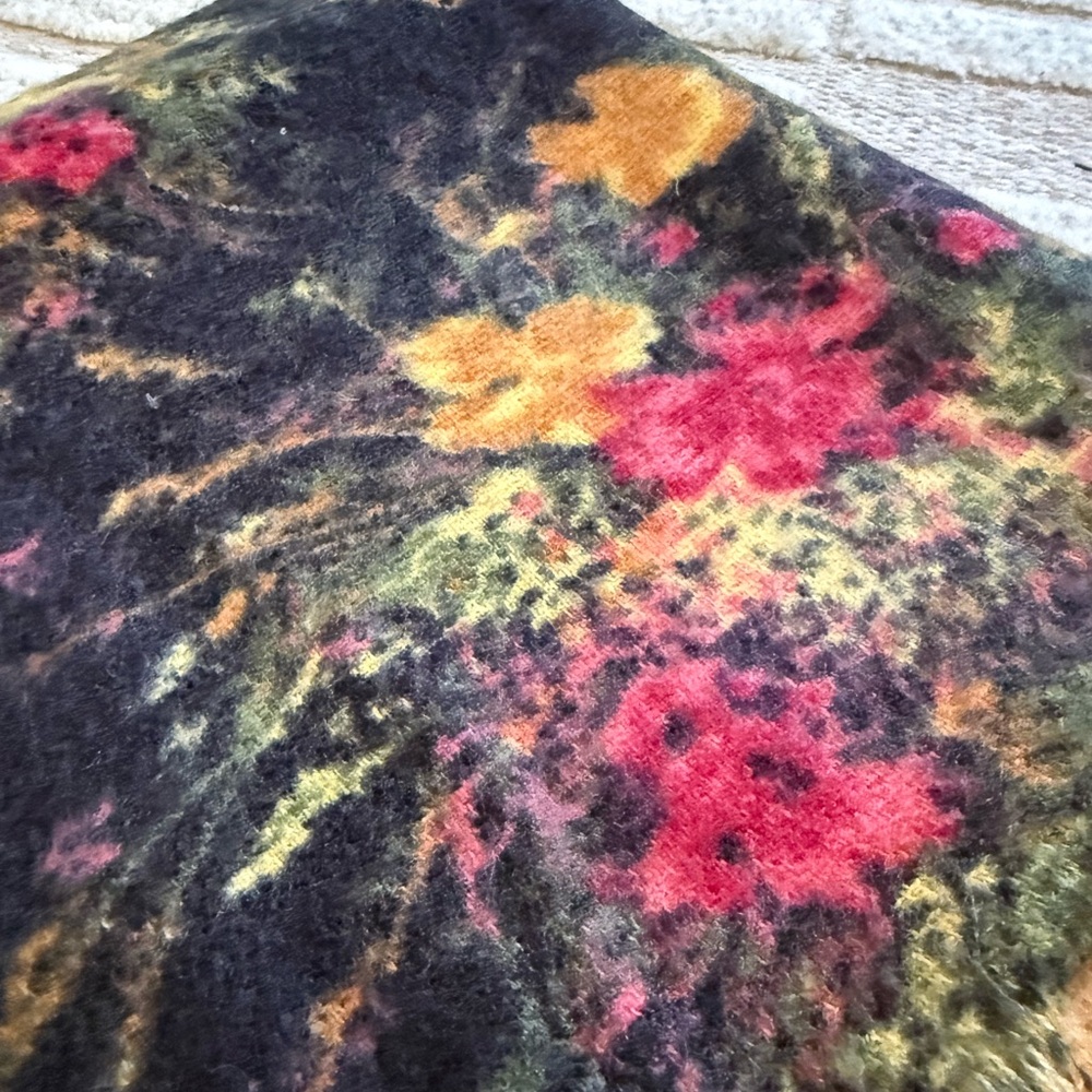 Anthropologie large Floral Patterned Scarf/ wrap - Picture 2 of 2